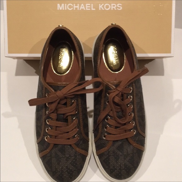 On Hold Michael Kors Boerum Sneakers - Picture 2 of 6